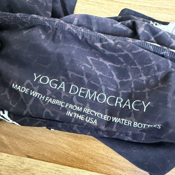 Yoga Democracy RGB Ruth Bader Ginsberg Leggings Womens Small Black Gym Stretch - Picture 12 of 12